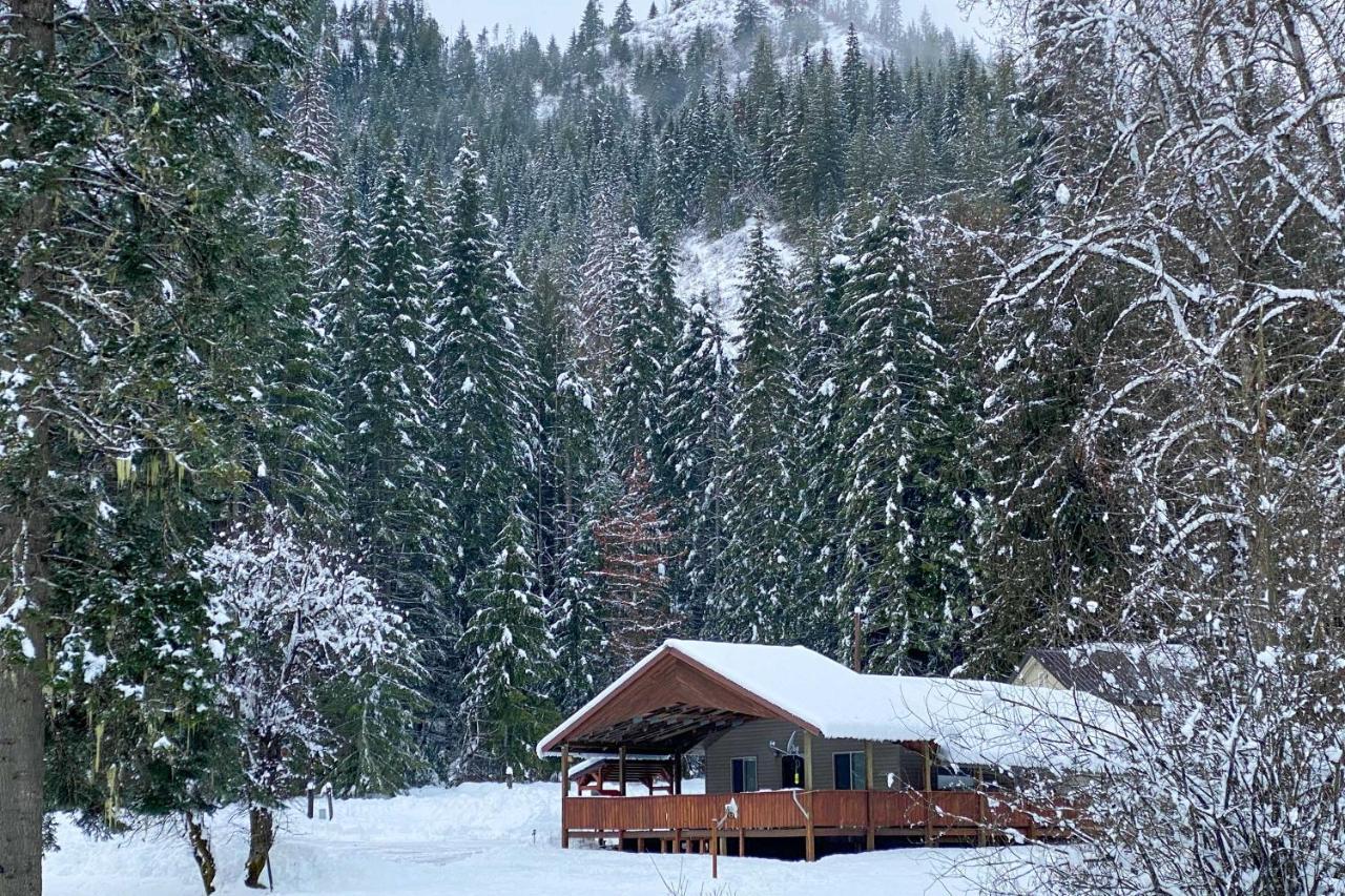 Private 2-Acre Retreat With Mtn Views, Walk To River Saint Maries エクステリア 写真